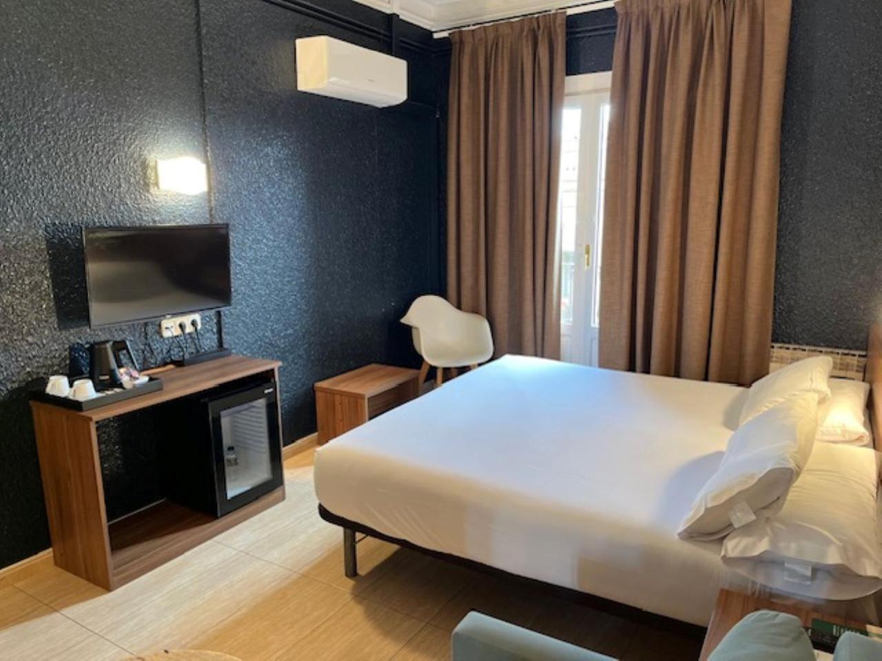 Hostal Iznajar Barcelona — Fotos 1